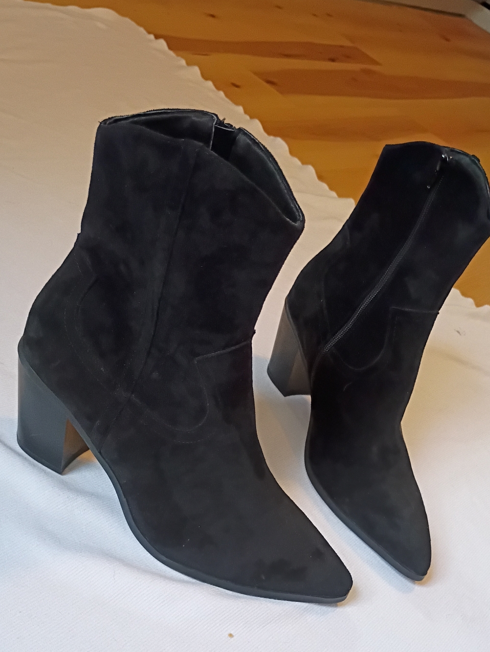 Asos Women's Western Style Healed Boot.
